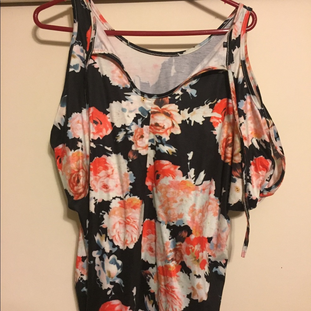 Open shoulder top - Picture 2 of 2